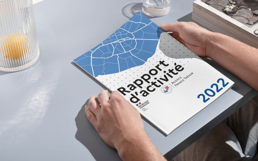 Une couverture de rapport annuel mis en page